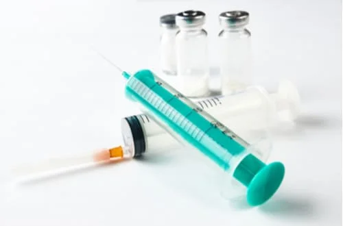 Шприцы и ампулы